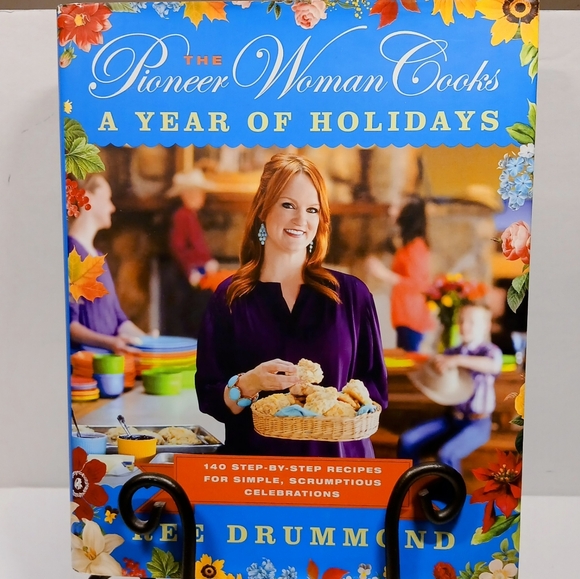 PIONEER WOMAN Cooks - A YEAR OF HOLIDAYS 140 Step by Step Recipes By Ree Drumond - Picture 1 of 12